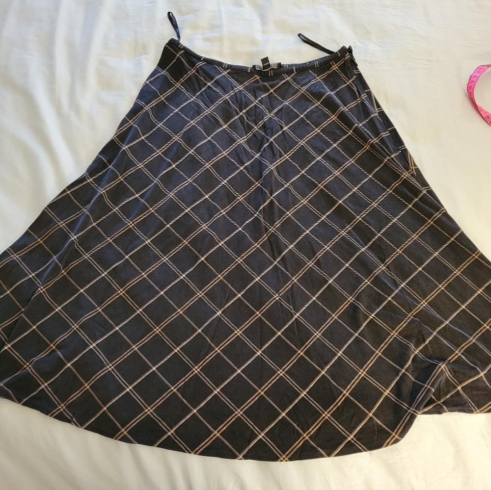 Diamond print skirt size 4